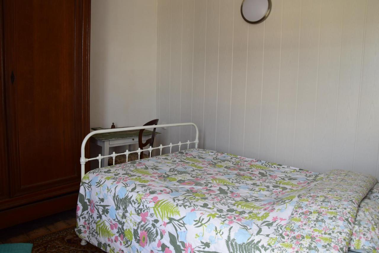 Les Miquelots Bed and Breakfast Pont-d'Ouilly Buitenkant foto
