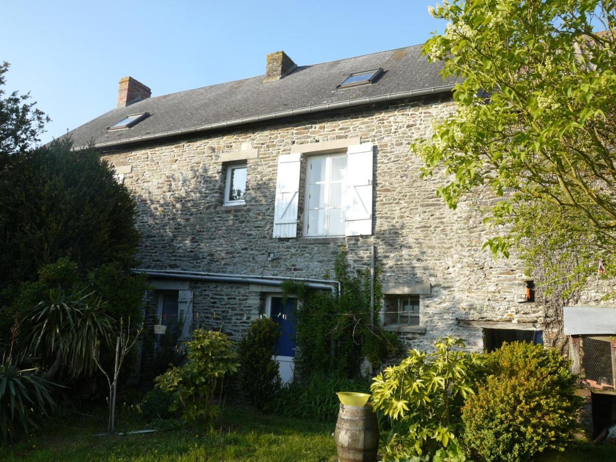 Les Miquelots Bed and Breakfast Pont-d'Ouilly Buitenkant foto