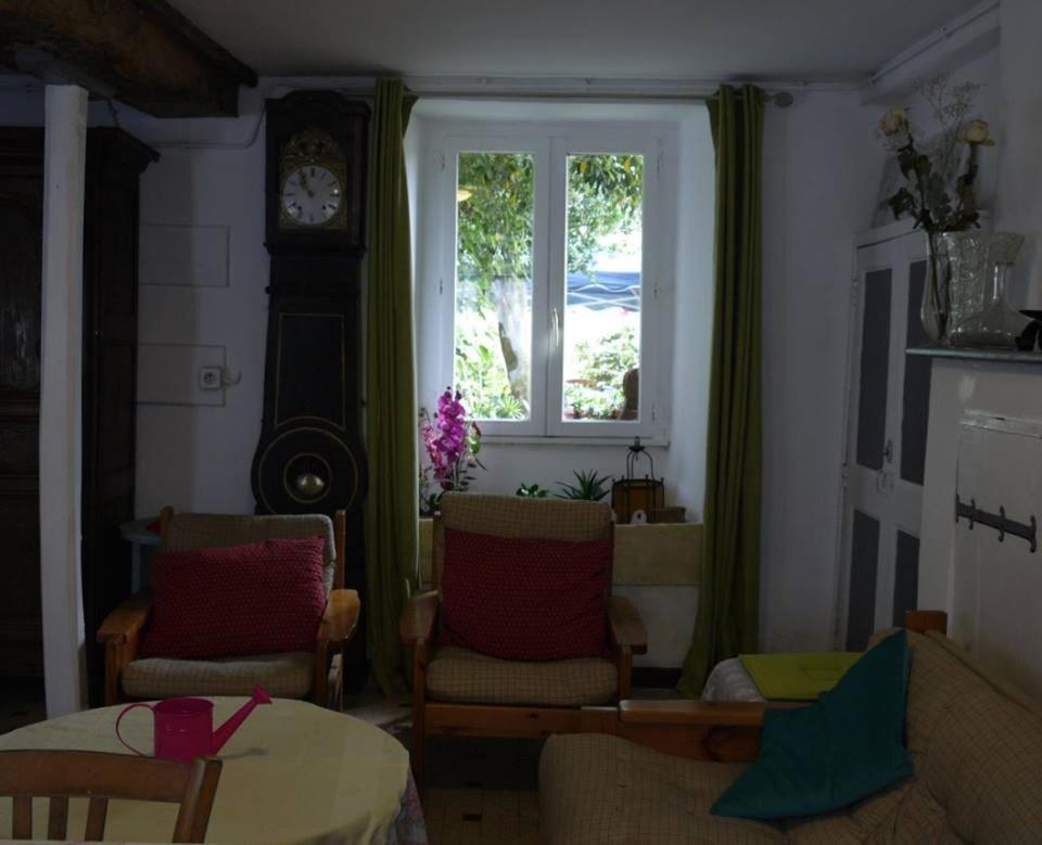 Les Miquelots Bed and Breakfast Pont-d'Ouilly Buitenkant foto